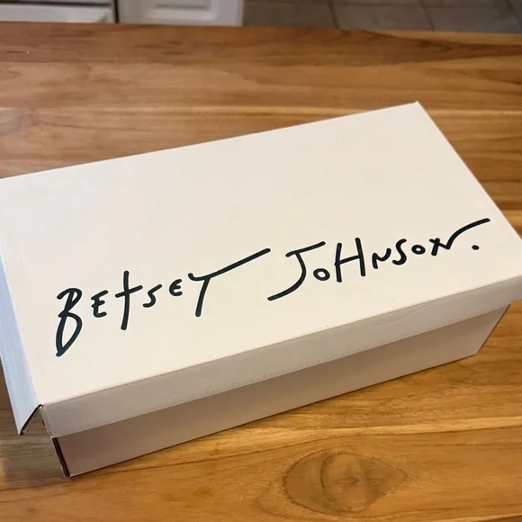 Betsey Johnson Gold Embellished Women's Heels - Picture 8 of 9